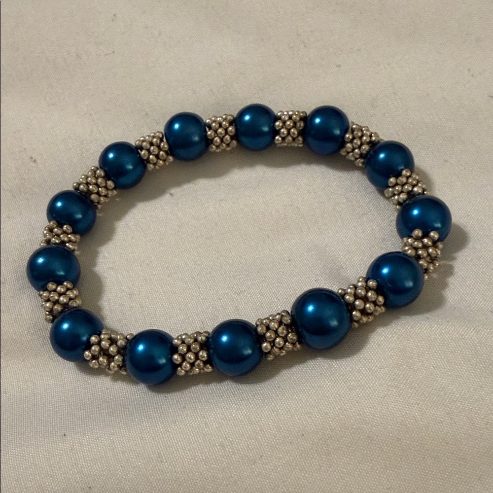 Elegant Blue Beaded Bracelet